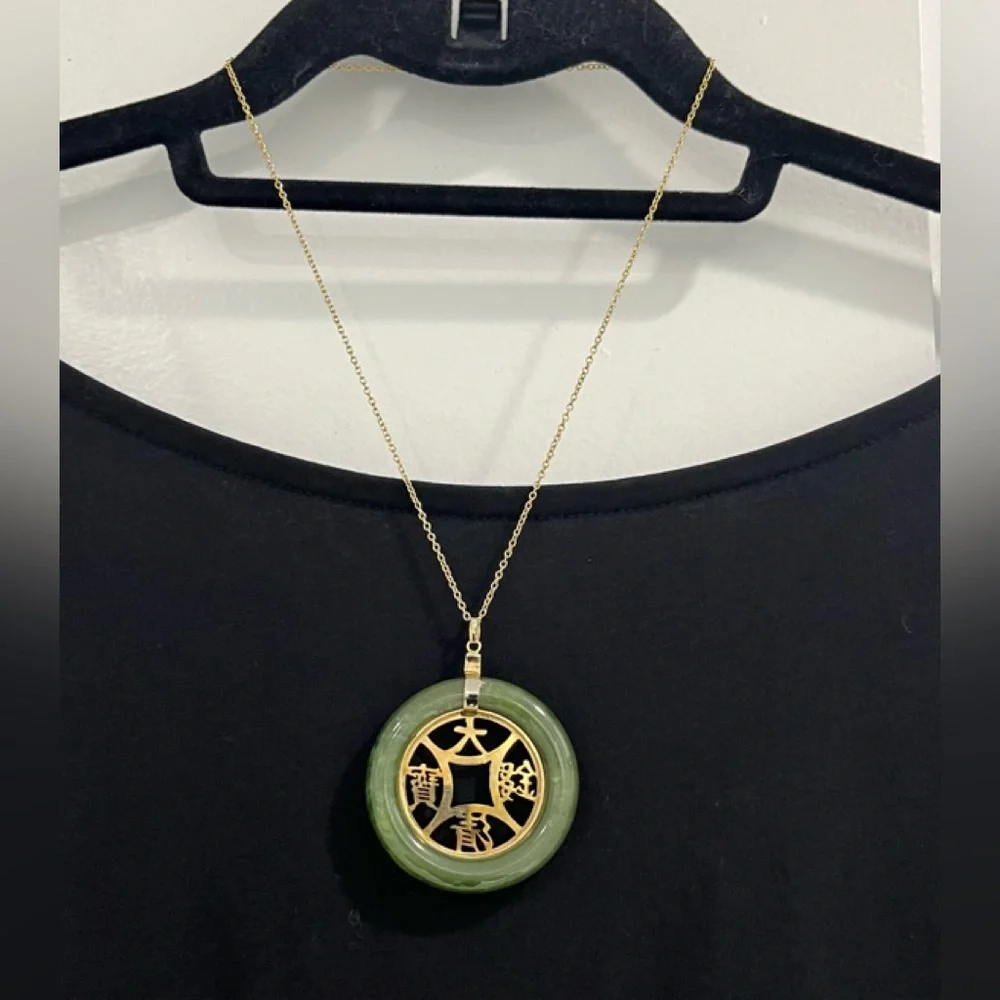 JADEITE Green and Gold-Tone Pendant - Picture 4 of 11